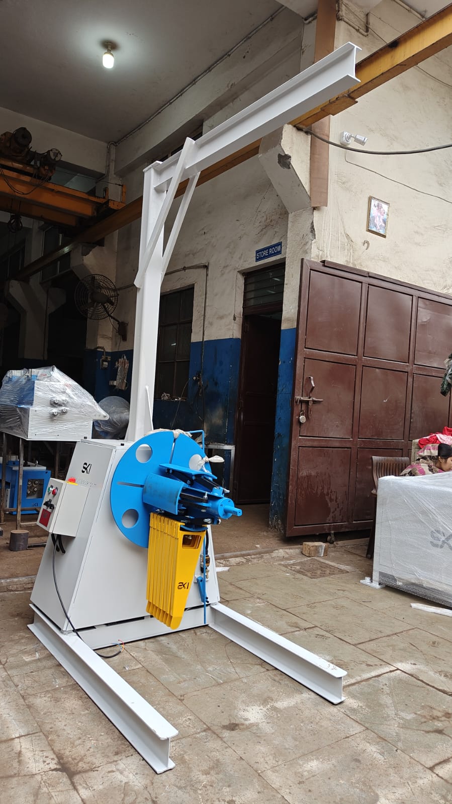 De-Coiler with Coil Loader